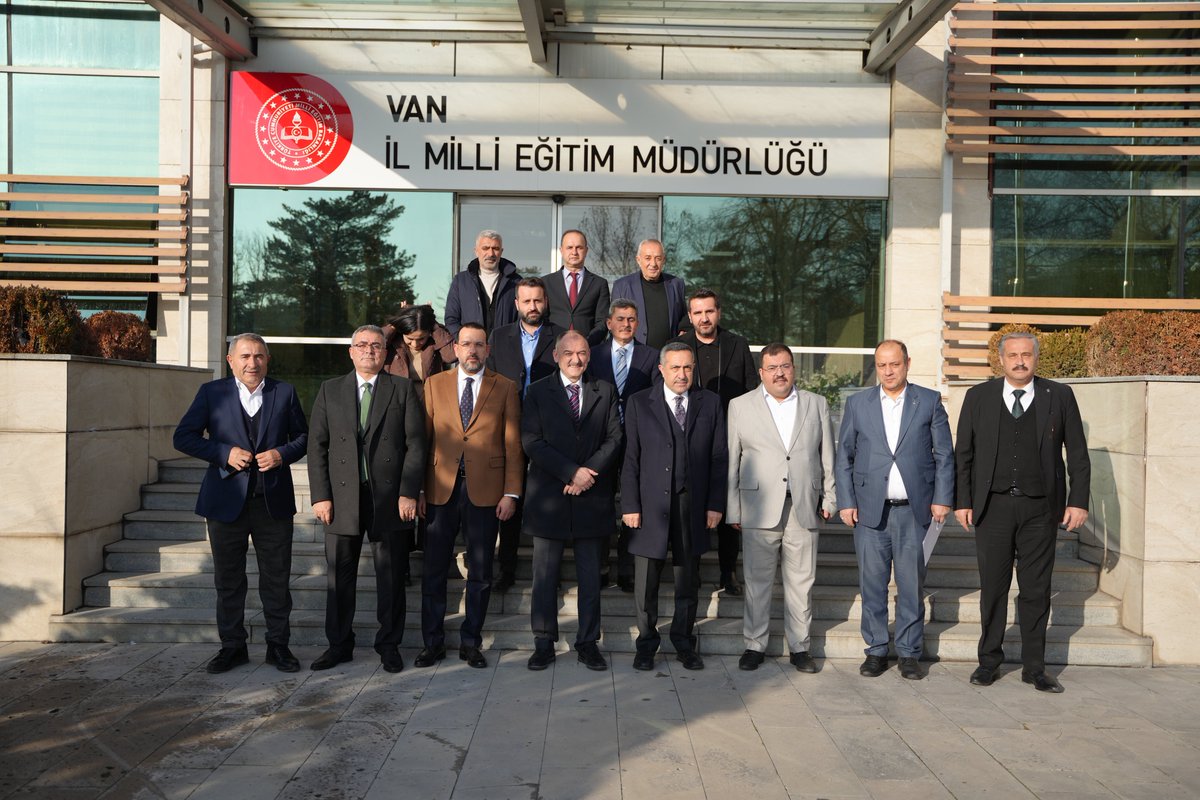 İl Başkanımız Abdulahat Arvas ve İl Yönetim Kurulu üyeleri, İl Millî Eğitim Müdürü Bilal Yılmaz Çandıroğlu’nu makamında ziyaret etti. Gerçekleştirilen ziyarette, il genelindeki eğitim çalışmaları, devam eden projeler ve geleceğe yönelik planlamalar hakkında kapsamlı bir toplantı