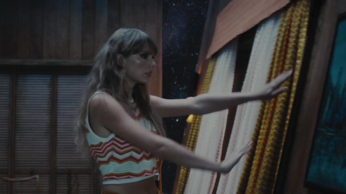 three years ago today, taylor released the mv for ‘lavender haze’ in which she was surrounded by lavender, only appeared happy with her bearded male lover in front of people and the cameras, and their bedroom was a set she tore down to sleep in the clouds alone

january 27, 2023