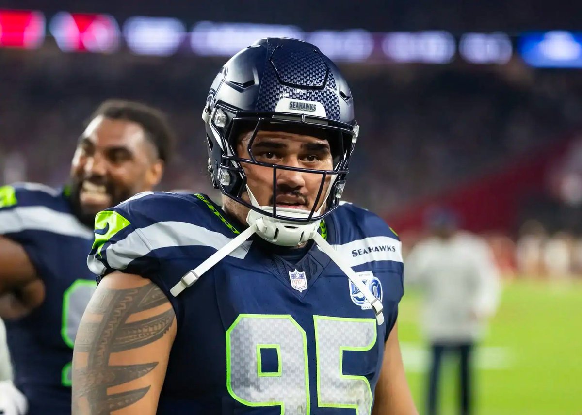 ndnsports's tweet photo. Brandon Pili (Inupiaq/Samoan) punches ticket to Super Bowl with Seahawks, will be first Alaskan to play in big game since 2014
#NativeAthlete #Inupiaq #Samoan #NFL #Superbowl

Read at: https://t.co/YmY0yfyRBC https://t.co/pkauRLEu65