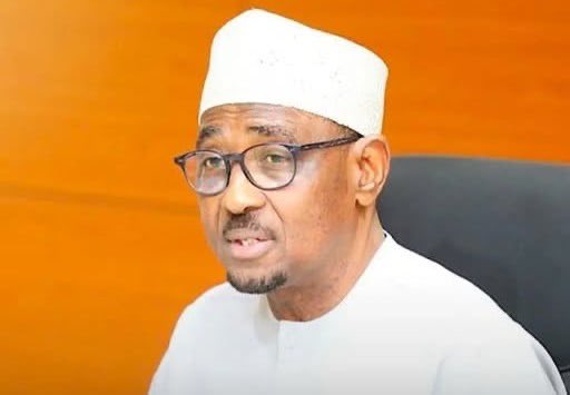 Engineer Farouk has been sacked, Aliko got what he wanted, and I just bought PMS at N915.

Back to original status quo, Alhaji will reduce price again when he wants to drag somebody 😂😂