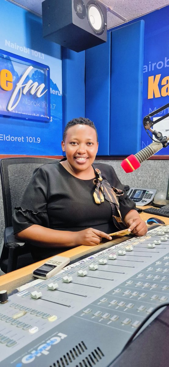 kameme101's tweet photo. Umuthi Mzima Mzima aranyihia hwai na ndagitari Kamau thiini wa #Therera tukimurika murimu wa guteng'era gwa thakame. Ni kiuria kiriku ungienda ndagitari agucokerie? SMS 20014 https://t.co/Fu2yMcgFav