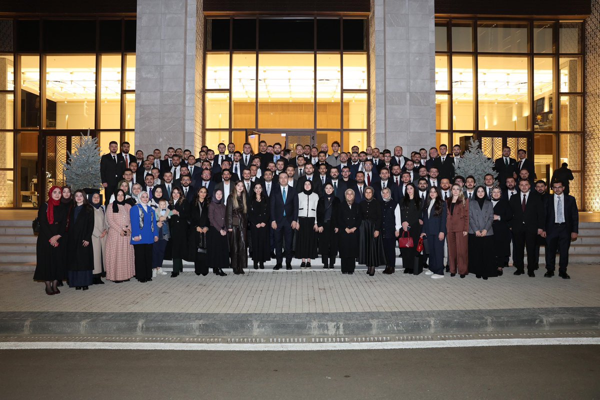 Bir Yıl, Bir Gençlik, Bir Dava “Gençliğin Gücüyle Hep Omuz Omuza” diyerek programımızı gerçekleştirdik.

Büyük AK Gençlik ailemizle, Genel Merkez’imizle, 81 il, 922 ilçemizle hep birlikte ilk günkü heyecanımızla çalışmaya devam edeceğiz!🚀