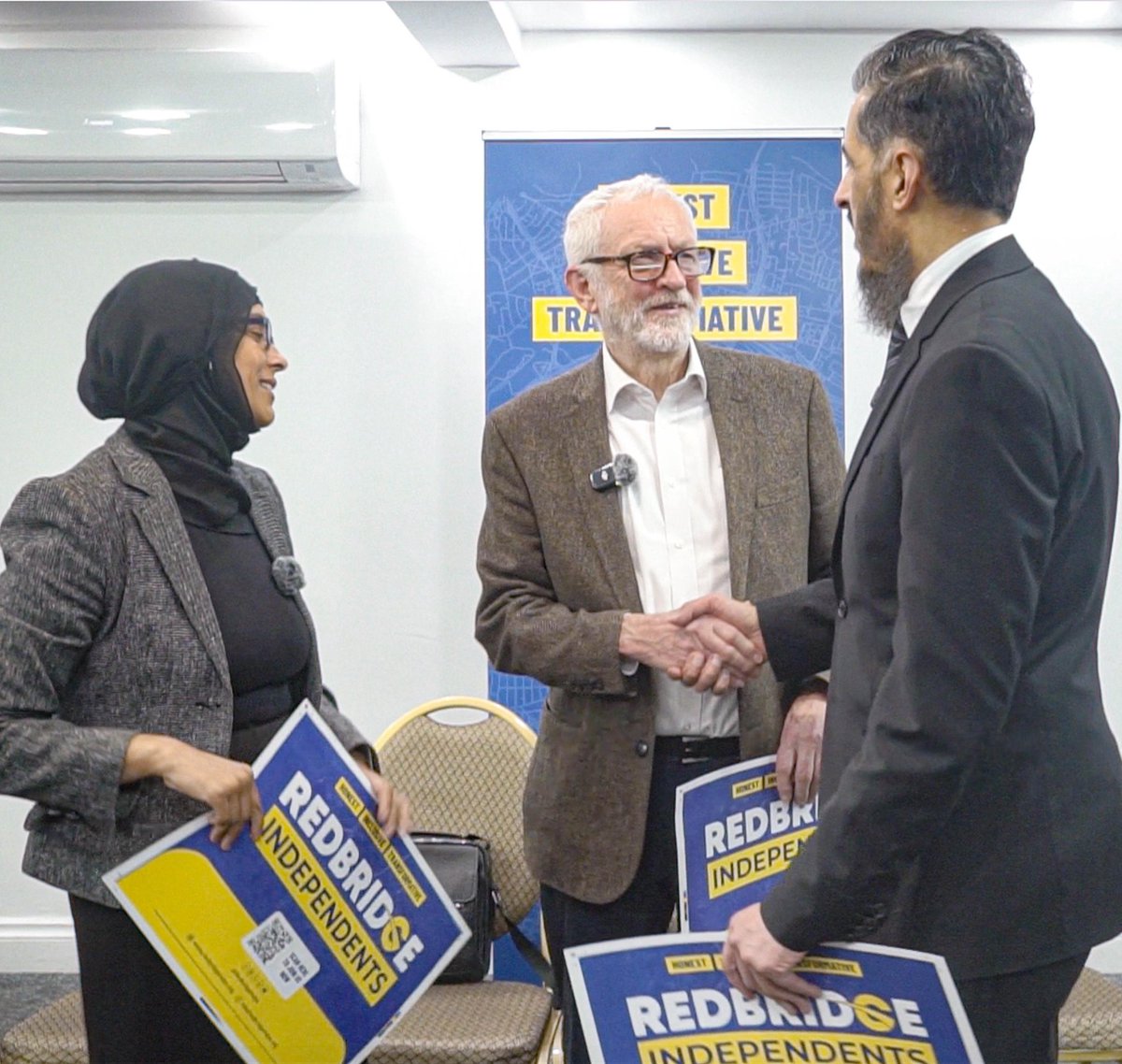 RedbridgeIndys's tweet photo. ENDORSED: We are delighted to announce Jeremy Corbyn has endorsed Redbridge Independents!

In a rallying call, he declared, 

"We are the alternative... We are the community. VOTE REDBRIDGE INDEPENDENTS!"

1/ https://t.co/zpnmk4YQNF