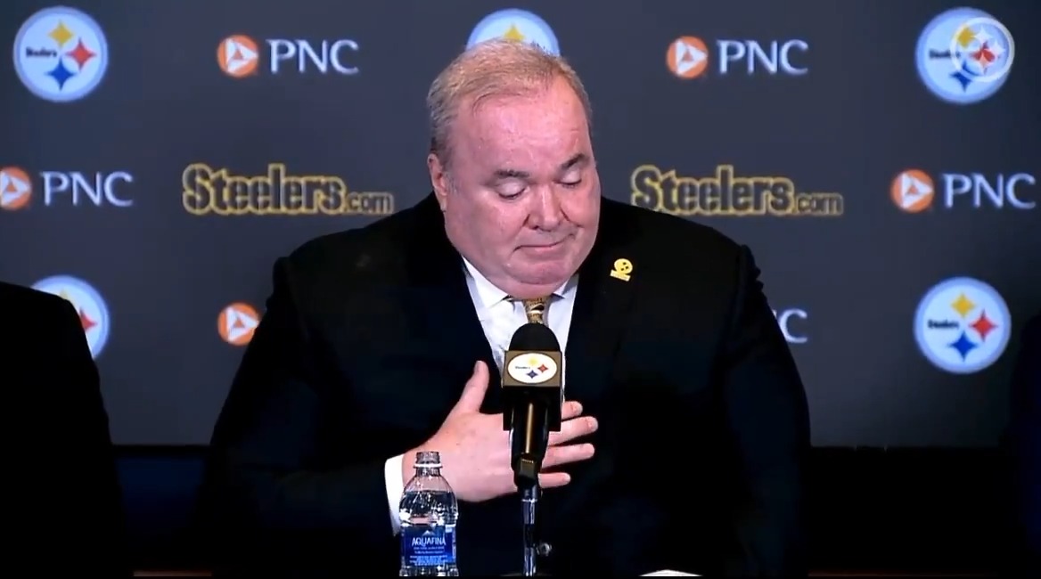 "Pittsburgh is my world."
Pittsburgh native Mike McCarthy gets emotional as he is introduced as the @steelers next HC 🥹