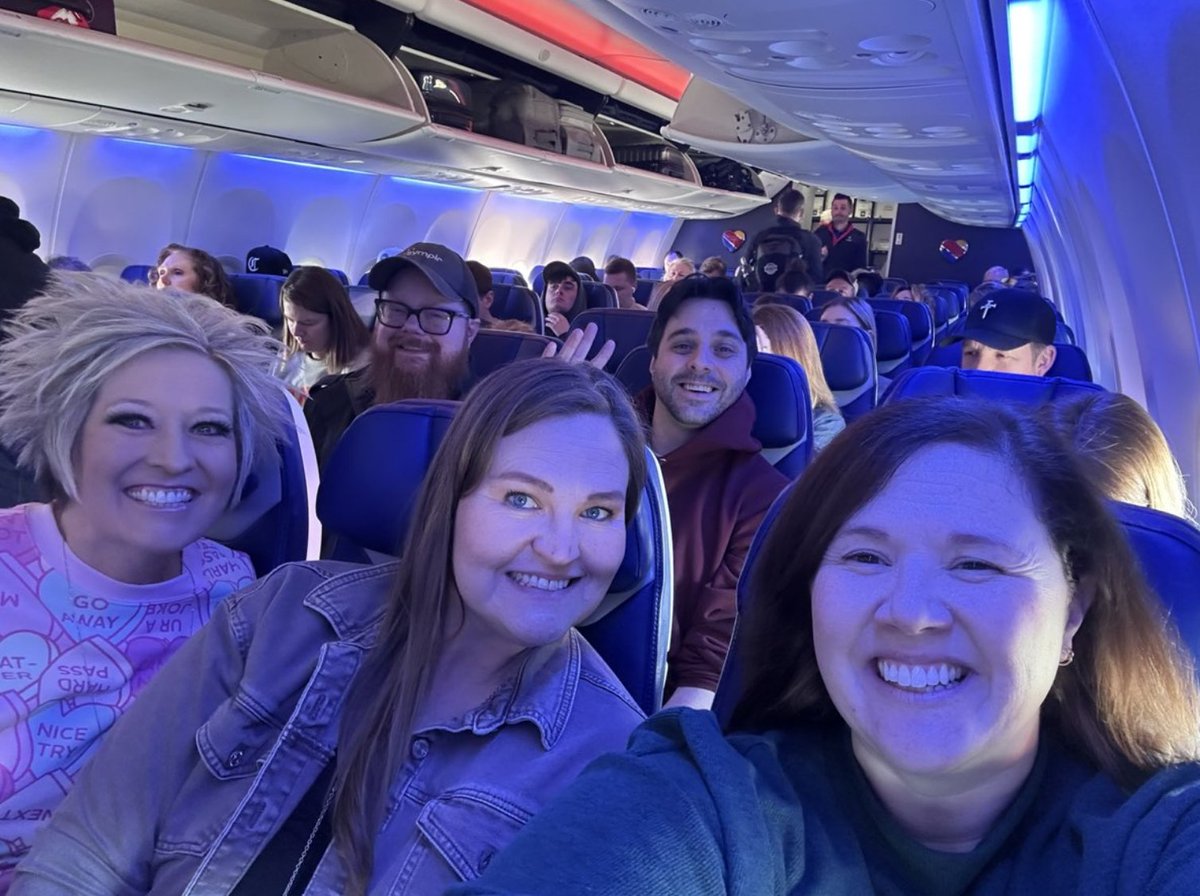 symplr's tweet photo. Flight delays? ✔️
Cancellations? ✔️
Winter storm? ✔️

Still made it because nothing stops a team of #simplifiers. #SKO26 is officially underway in #Arizona. Smiles on, energy high, ready to transform #HealthcareOperations. Chaos happen; simplifying through it is what we do best! https://t.co/BqYBhoSpAv
