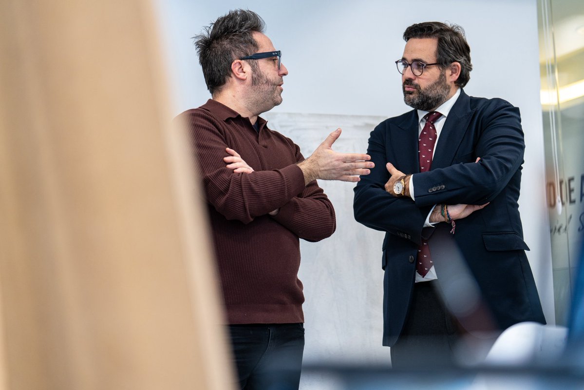 🎨🫟 Donde hay arte, hay alma.

Hoy he descubierto en Talavera un lugar que inspira de verdad: el Estudio de Arte Gabriel Sosa.

🖌️ Un lujo compartir un rato con sus alumnos, sentir su ilusión y conocer de cerca el talento y la pasión de Gabriel.

🖼️ Espacios así hacen grande la