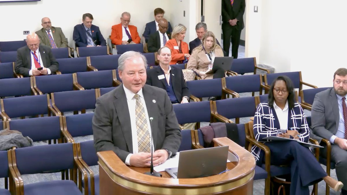 fitsnews's tweet image. 💸💸💸 It's official: @SCCommerce leader Harry Lightsey just asked the S.C. General Assembly for another $150 million for @Scout_Motors. Unreal. Company has already gotten $1.3 billion - including $400 million in cash. We're told this latest bailout is actually much bigger.