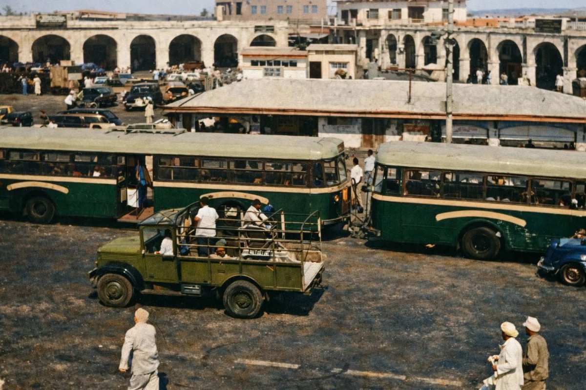 صور حقيقية للعاصمة الخرطوم خلال أواسط وبدايات القرن الماضي
تم تلوين الصور بواسطة الذكاء الاصطناعي 
#sudan_zaman || #السودان_زمان