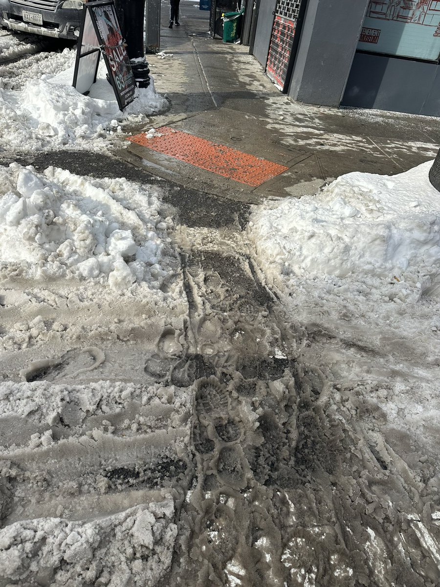 Annette Leah tweet media