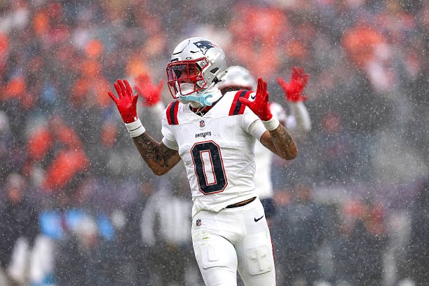 DailyNFLStats1's tweet photo. Defense:
Christian Gonzalez:
1 Interception
1 Sack
1 Pass Deflection
6 Total Tackles
1 TFL

DJ Jones:
1.5 Sacks
2 QB Hits
6 Total Tackles
2 TFL https://t.co/wdjti6QeDL