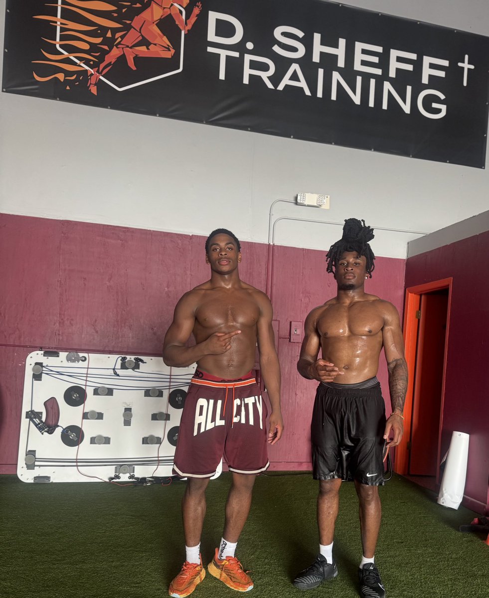 deshawnsimmons_'s tweet image. ALL GLORY TO GOD! Blessed and thankful to receive my 22nd offer from @MizzouFootball🙏🏽👨🏽‍🍳📈♨️🔥Ⓜ️otion22! GODS timing is the BEST timing #OnAMisson😤#ItsLevels📊#QUALITYoverQuanity #3CLIPPER🎥 #PERFORMANCEoverPotential @deontesheff9 @SabbathJoseph @CoachDrinkwitz @khaliljjacobs