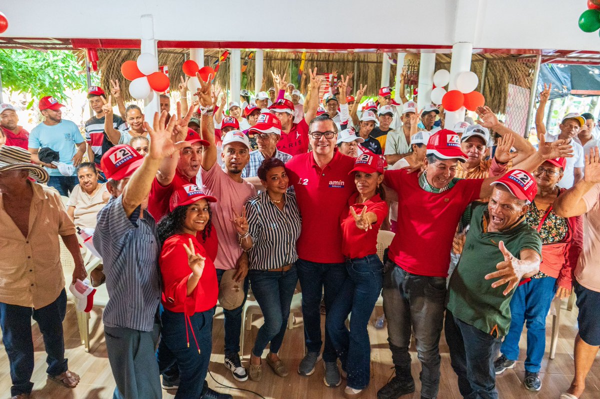 Gracias a mis amigos liberales del municipio de San Pelayo, Néstor Cavadía, los Concejales Dickson Díaz, Jorge Durango y a la familia  Galván Llorente por su cariño y respaldo incondicional. Un equipo que tiene todas las ganas de echar pa’ lante.
🤜🏻🤛🏼