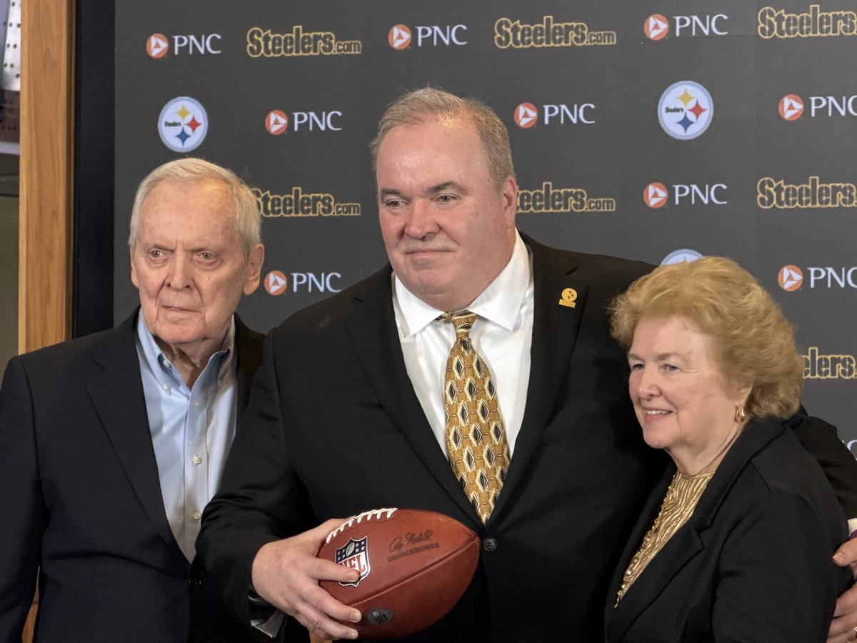 bepryor's tweet image. Mike McCarthy with his parents