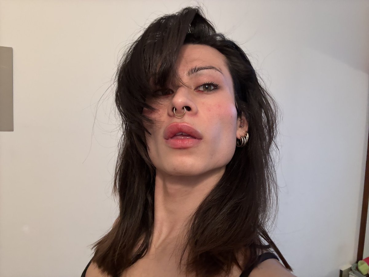 yden ✰ tweet media