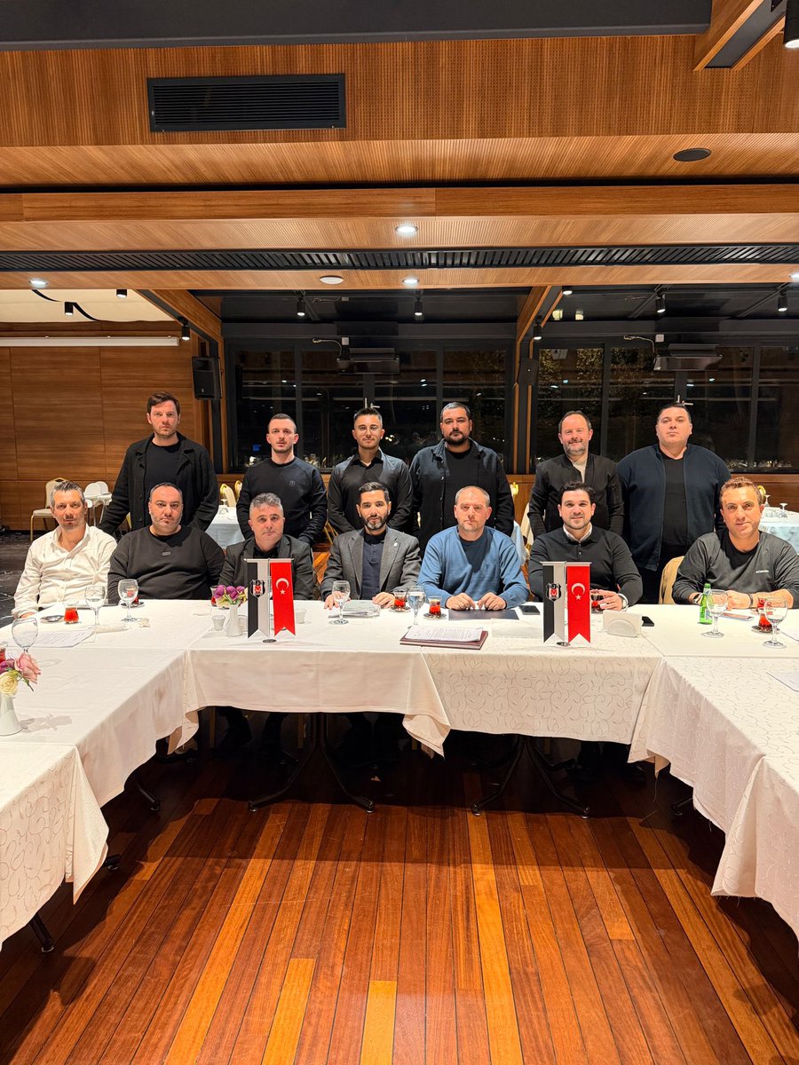 Sarıyer Beşiktaşlılar Derneği olarak haftalık Olağan Yönetim Kurulu Toplantısı gerçekleştirildi. Yönetim Kurulu’nun son toplantısında, Başkanımız Yusuf Can Fulser ve Yönetim Kurulu Üyelerimiz görev dağılımı belirlendi.

#Beşiktaş #SarıyerBeşiktaşlılarDerneği