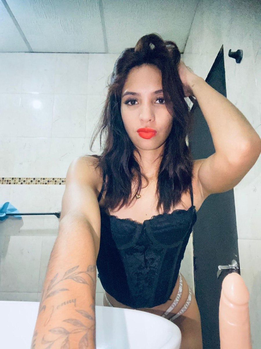 VeronicaModels_'s tweet photo. 🔥 Exclusive content dropping now – don’t miss out
#ExclusiveContent #NSFW #ModelLife #HotContent #LinkInBio https://t.co/QFS9M7kREL