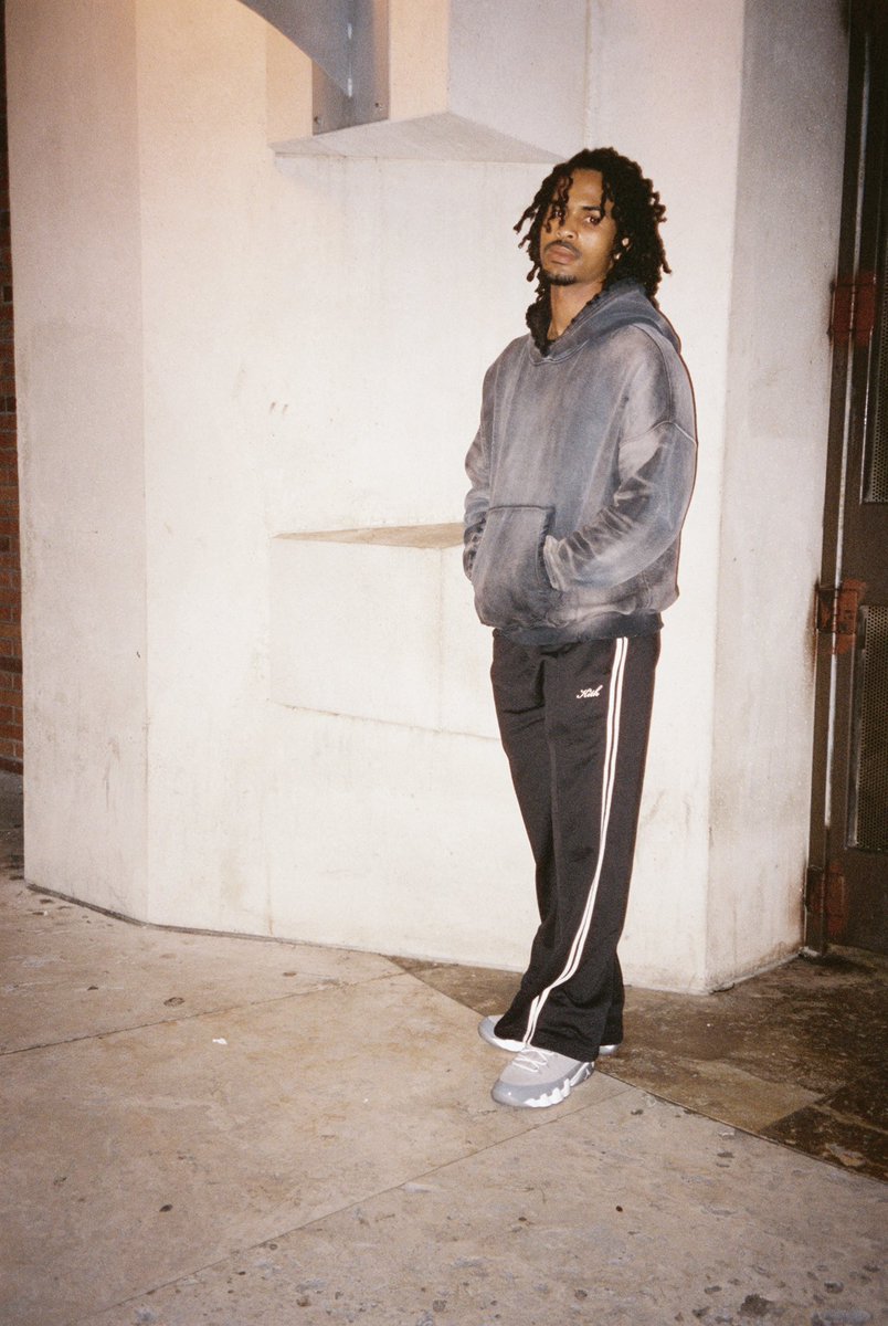 🏄🏽‍♂️🧑🏽‍🎨 (@flyguymilly3) on Twitter photo 