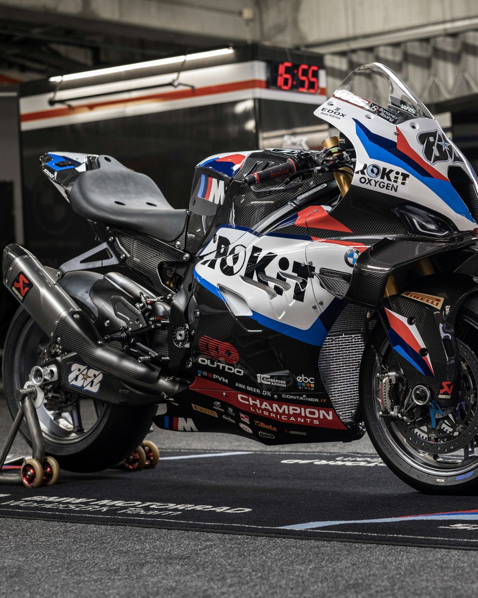 bikesontnt's tweet photo. The ROKiT BMW Motorrad WorldSBK Team has unveiled their new look, and new riders ahead of the Portimao test 🔥

#WorldSBK https://t.co/Bm91aVT15l