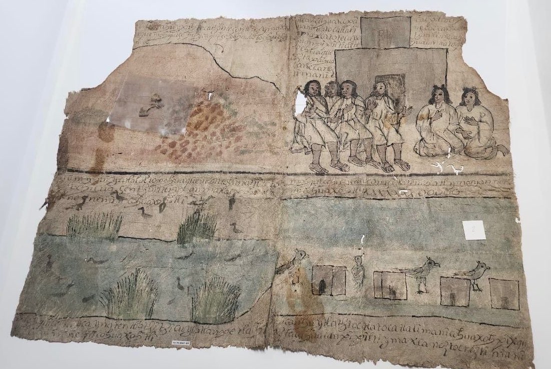ALEIDAALAVEZ's tweet photo. El Códice de Iztapalapa,documento que da cuenta de la historia de un territorio que no deja de sorprender y que termina por emerger de manera espontánea para silenciar a quienes la denostan por ignorancia. 
Este territorio es historia y cultura milenarias, semilla, orgullo y emblema de México y Mesoamérica.
Gracias al director de la Biblioteca Nacional de Antropología e Historia, Baltazar Brito por el regalo de conocer este Códice que consta de 6 placas.
@INAHmx
