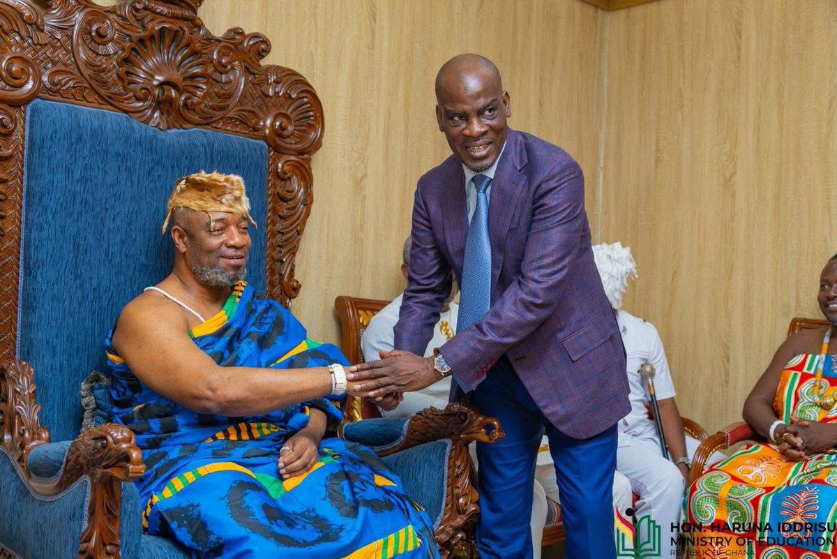 ShalaSheriff's tweet photo. Yesterday, Hon Haruna Iddrisu paid a courtesy call on the Ga Mantse, His Royal Majesty King Tackie Teiko Tsuru II, to reaffirm government’s strong commitment to integrating Ghana’s indigenous languages into our national education system. 

#harunaeffect https://t.co/AZqYorYdDy