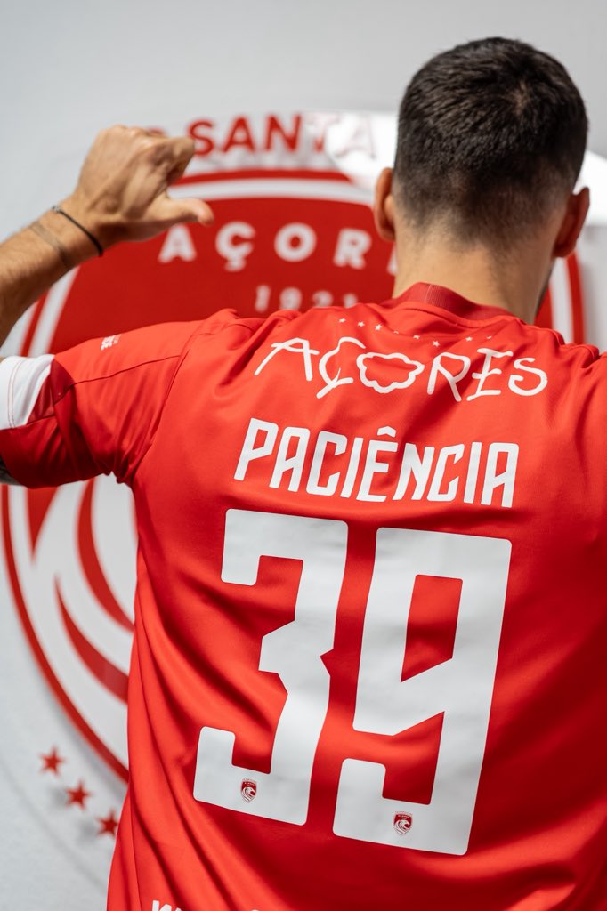 Gonçalo Paciência tweet media