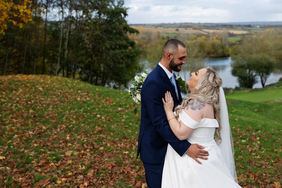 andysidderspics's tweet photo. Ally &amp; Cadel’s autumn wedding at Hellidon Lakes Hotel 🍂 #hellidonlakeswedding #northamptonshirewedding https://t.co/3HHCXDbvM2