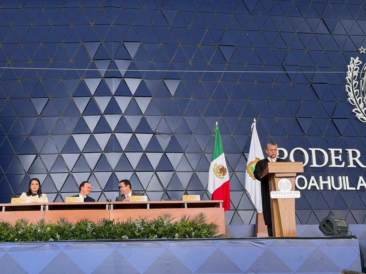 jagtzjardon's tweet image. Acompañé a mi amigo @MiguelMery en su Primer Informe de Actividades y en la inauguración del nuevo edificio del Poder Judicial en Saltillo, mis felicitaciones, así como a mi amigo @manolojim por esta obra que fortalecerá la impartición de justicia en nuestro estado. ¡Enhorabuena!