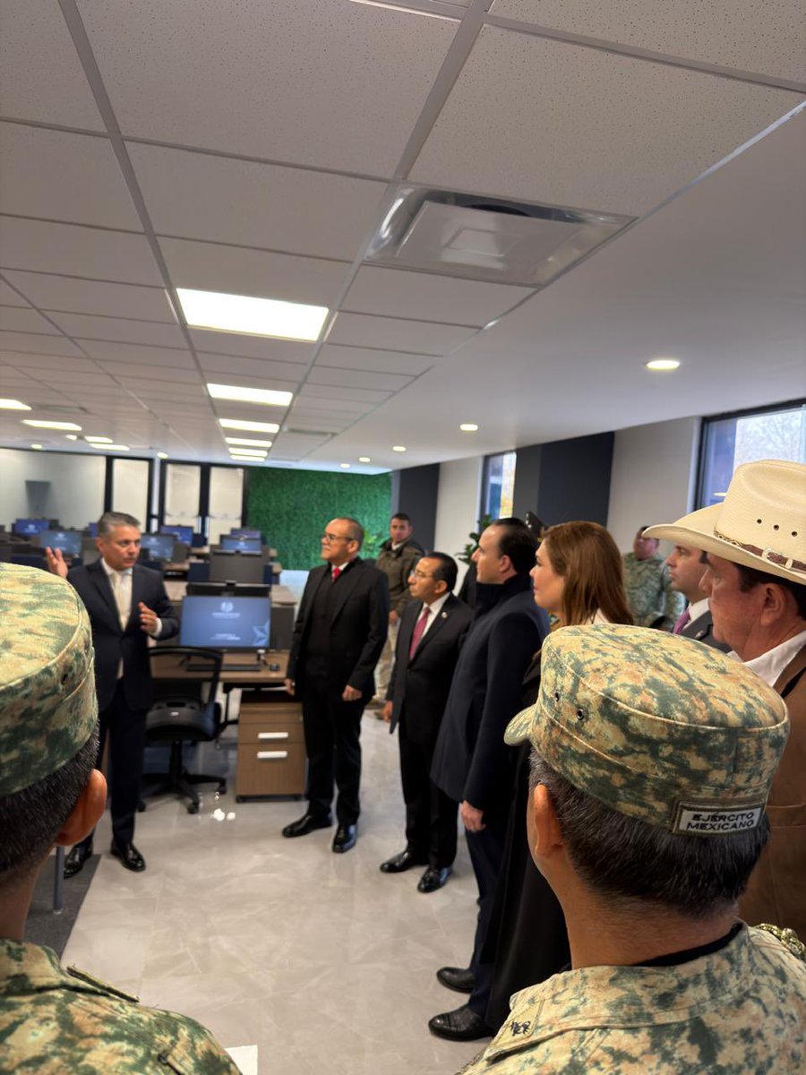 jagtzjardon's tweet image. Acompañé a mi amigo @MiguelMery en su Primer Informe de Actividades y en la inauguración del nuevo edificio del Poder Judicial en Saltillo, mis felicitaciones, así como a mi amigo @manolojim por esta obra que fortalecerá la impartición de justicia en nuestro estado. ¡Enhorabuena!