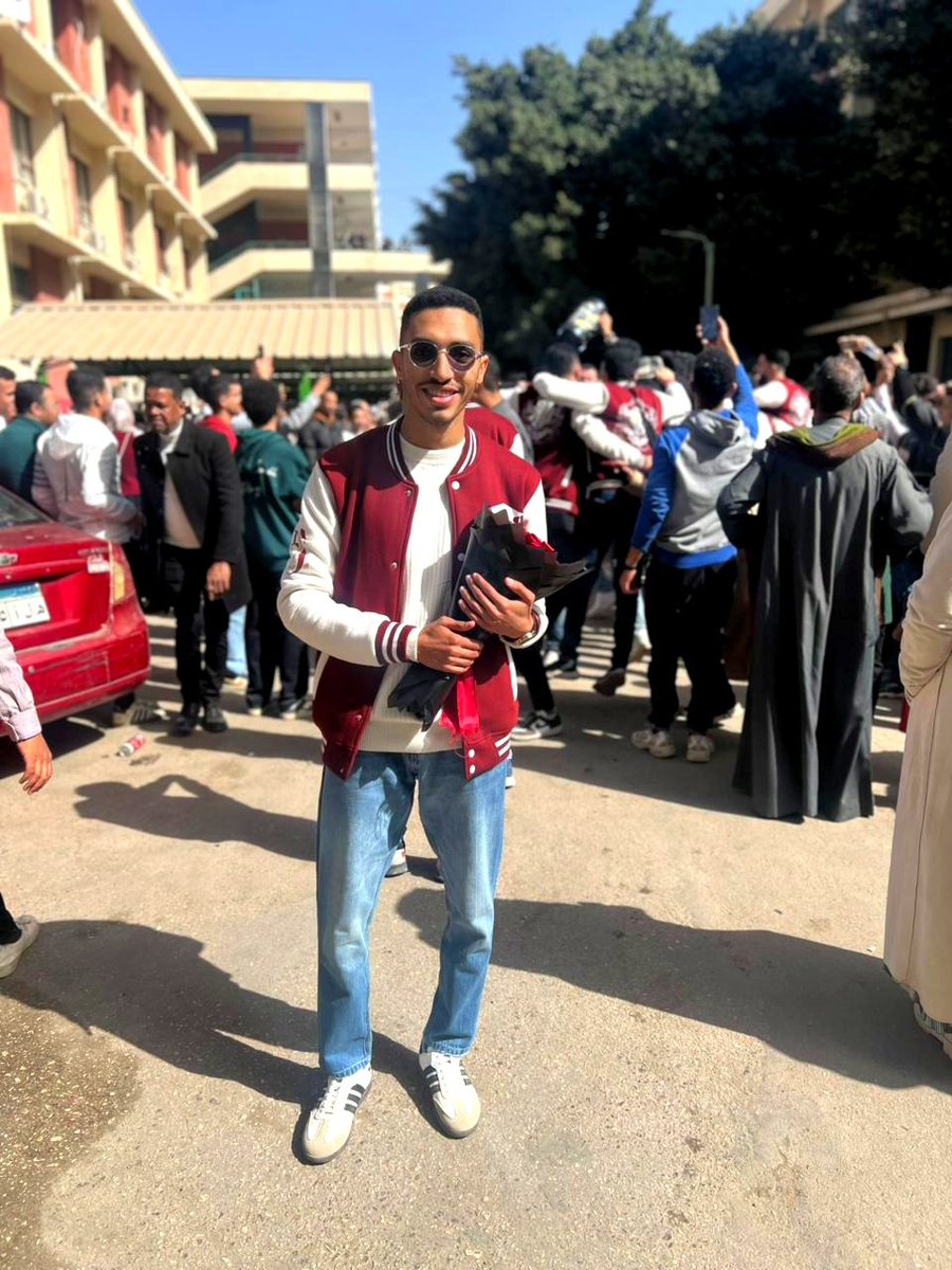 drmansour09's tweet photo. راجع متدغد من الحفلة
جولة رقص عمري ما عملتها في حياتي
مبسوط لابعد الحدود
اليوم كان روعه وأهلي كانوا مبسوطين
انا بملك الدنيا وما فيها
الحمدلله يارب على تمام النعمة الحمدلله 💕 https://t.co/tNAuEcRSP0