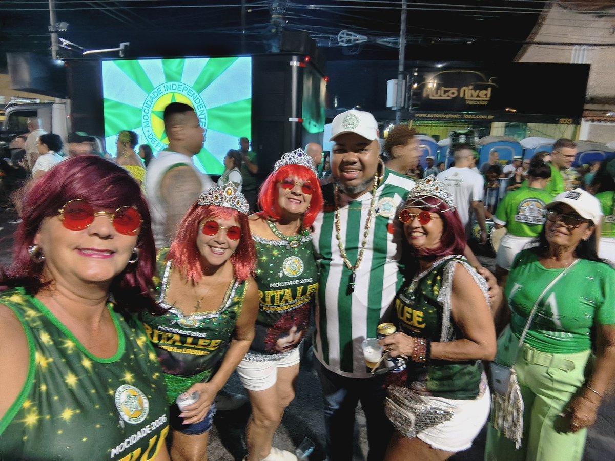 chamadoamorbang's tweet photo. #mocidadeSemcensura
Melhor combinação da tarde  nossa mocidade + Sem censura #mocidade  minha mocidade https://t.co/yH0Awzx4eN