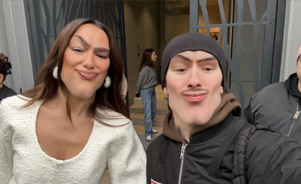 Dua Lipa with a fan in Paris today! (via <a href="/Bellaisaphrodid/">Pierre ☆</a>)