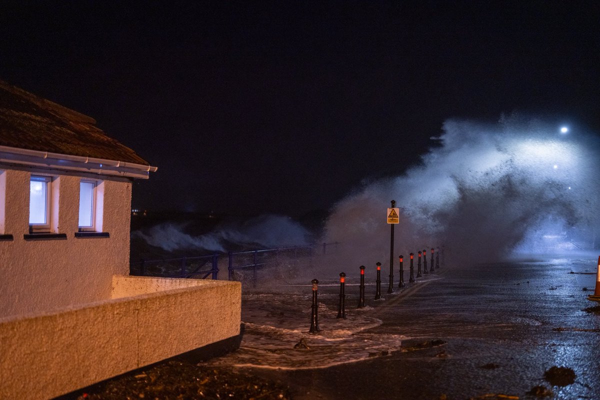 Social_Stephen's tweet image. Whitehead always delivers during a storm and Storm Chandra is no different.
The power. The light. The chaos.

#StormChandra