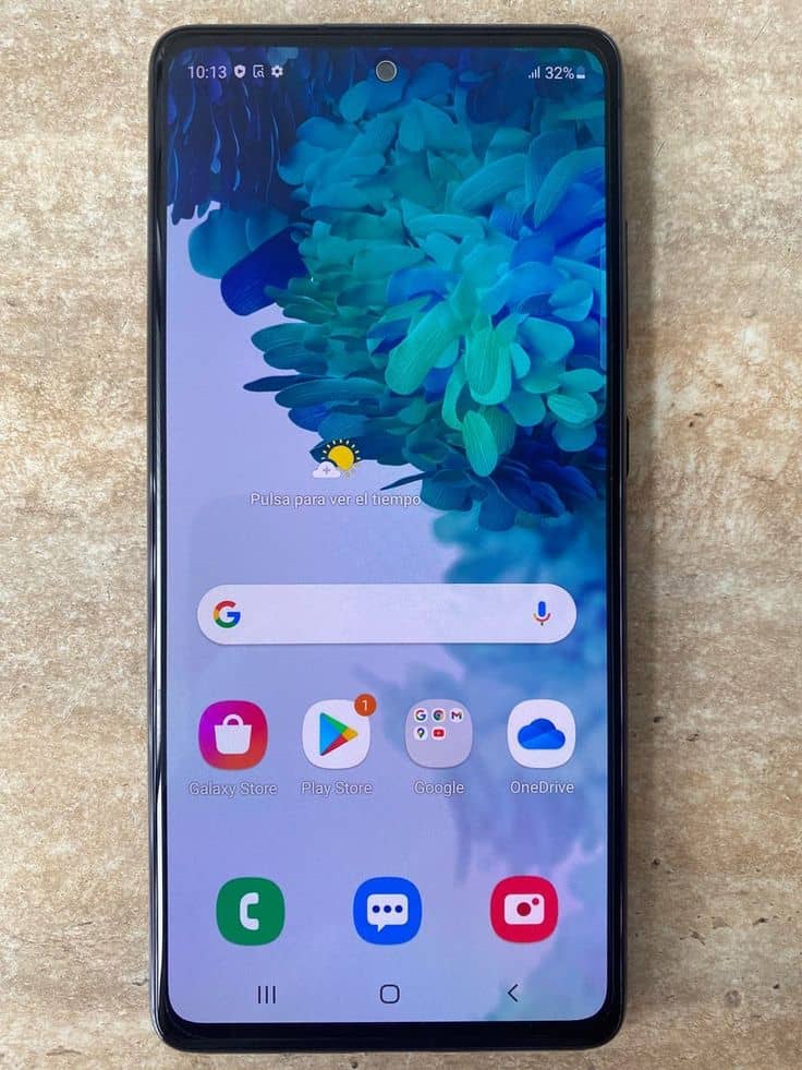 chifundeni's tweet photo. Guys I'm selling this Samsung Galaxy S20 FE (5G)
• 8GB RAM | 128GB
• Android 13
• Clean screen (no cracks)
• Fingerprint &amp; Face ID
• Reverse charging
📍 Lilongwe
 MK700,000 slightly Negotiable

+265880015154

Plus Airtel Monthly bundle to the buyer.
Kindly repost!😊... https://t.co/IDmtb9ElUZ