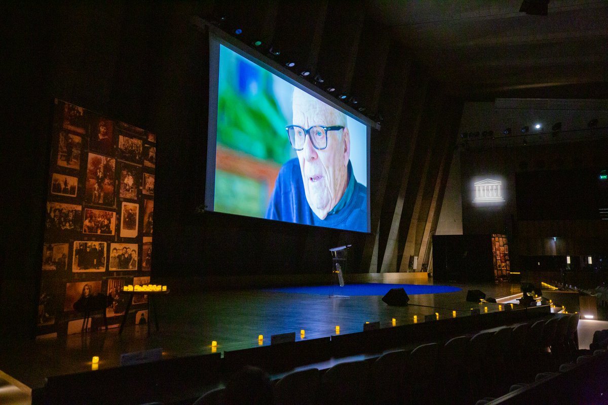 Hate speech, notably antisemitism and Holocaust denial, has reached levels not seen since World War II.

Most teachers have never received specific training to confront this reality, including the consequences related to AI development.

<a href="/UNESCO/">UNESCO 🏛️ #Education #Sciences #Culture 🇺🇳</a> provides policymakers with unique