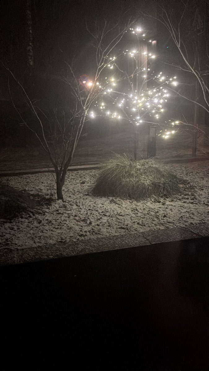 guidospitzen's tweet photo. @Art_of_thunders Oldemarkt ook #sneeuw 170 de temperatuur 0.6 en aan de grond 0.3 blijven al wel liggen https://t.co/JYuETHnnlQ