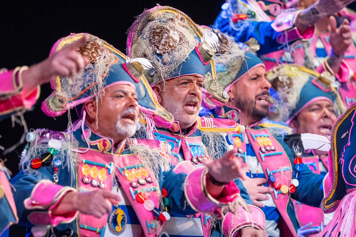 Los mentirosos: un coro anclado en el pasado que patina con letras de otra época