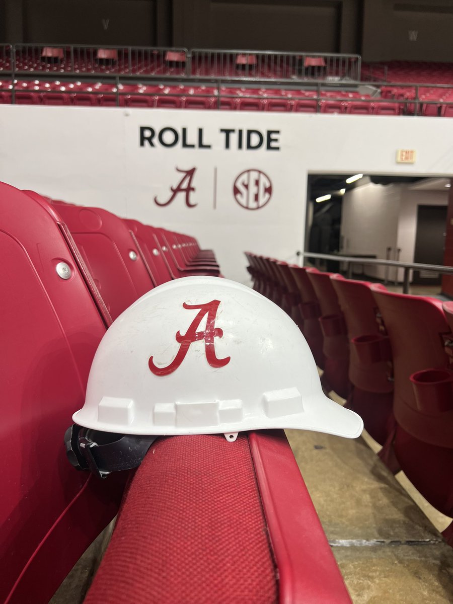 Today is a good day because it’s Gameday!

Time to go to work!

#RollTide | #BlueCollarBasketball