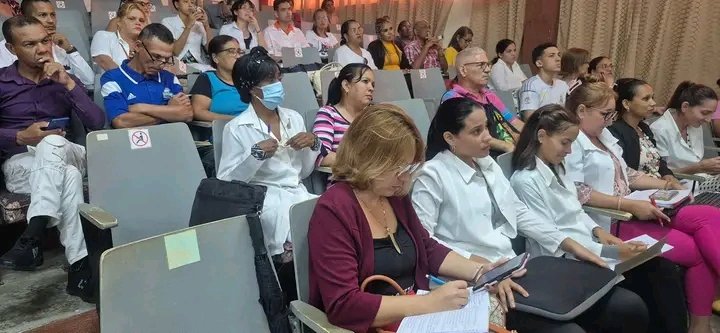 Taller Metodológico de Planificación Docente por la UCMG para el segundo período del curso 2025-2026.
@BrocheMade8904
<a href="/MadeMR73/">Madelin Rodríguez Martínez</a>
<a href="/granma_ucm/">UCM Granma</a>
<a href="/FCM_Manzanillo/">Facultad de Ciencias Médicas Sánchez Manduley</a>
<a href="/DeFcmm91005/">Decana de la FCMM</a>
<a href="/DeFcmm94497/">Yusdeilis Ramírez</a>
#FCMMTransformaYCrece