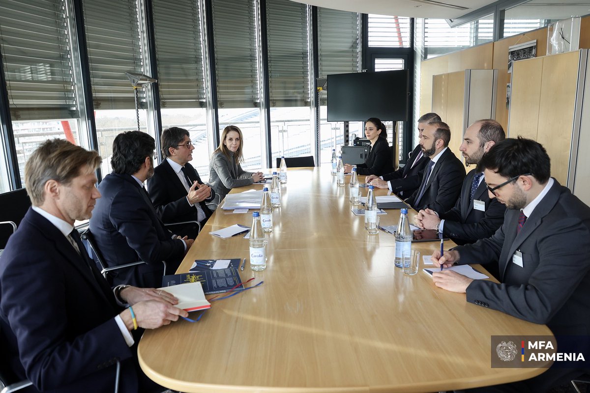 AraratMirzoyan's tweet image. In today’s meeting w/@ECHR_CEDH President Mattias Guyomar stressed that #Armenia stands firmly alongside the Court, first &amp;amp; foremost, its principles &amp;amp; values, &amp;amp; attaches great importance to our cooperation for advancing the democratic agenda in the benefit of 🇦🇲’s citizens.