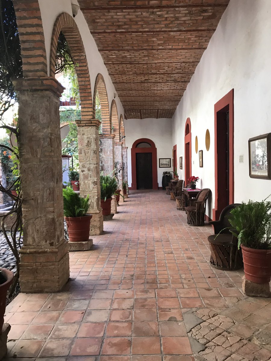 Mesón del Refugio tweet media