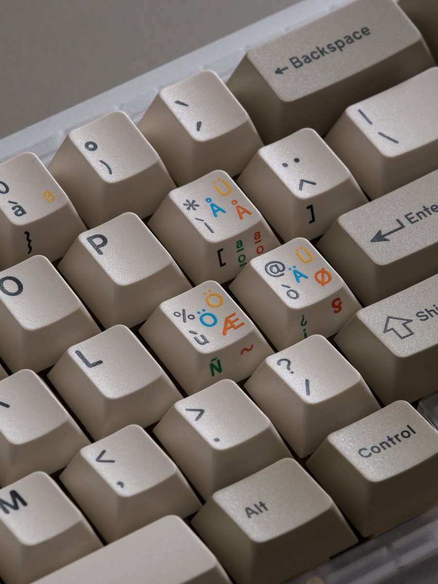 alexotos tweet media