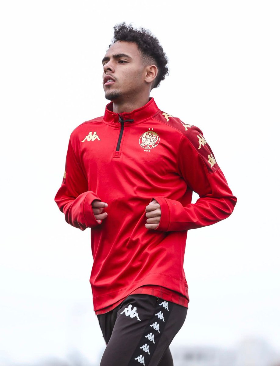 El delantero boliviano Moisés Paniagua se integró a los entrenamientos de su nuevo equipo Wydad Casablanca de Marruecos.