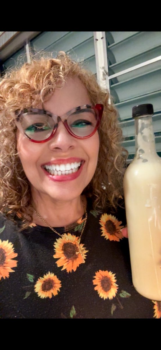 Creo que voy hacer coquito este finde! Pa’ que dejar esas botellas ahí guardadas tanto tiempo ! Total donde dice que  el coquito solo se hace en las navidades ? Coming soon! 😅😅😅😅😅