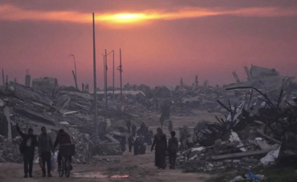 Parece una escena apocalíptica de una película de ciencia ficción, pero es Gaza, o más bien lo que queda de ella.