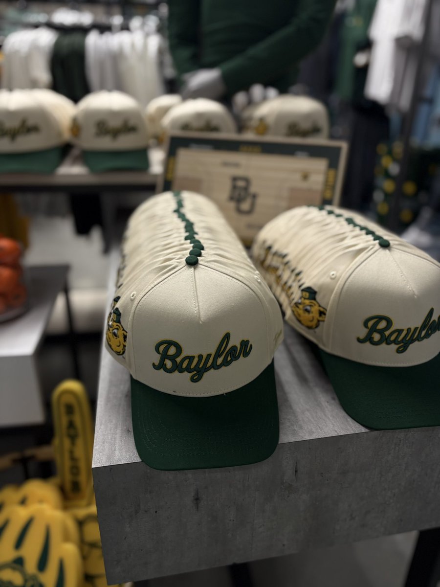 Adrienne Hare tweet media