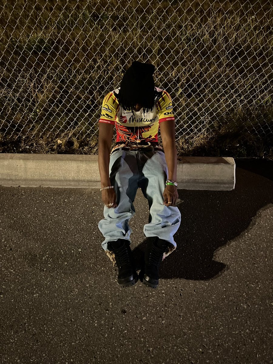 justoke_'s tweet image. Double belt?