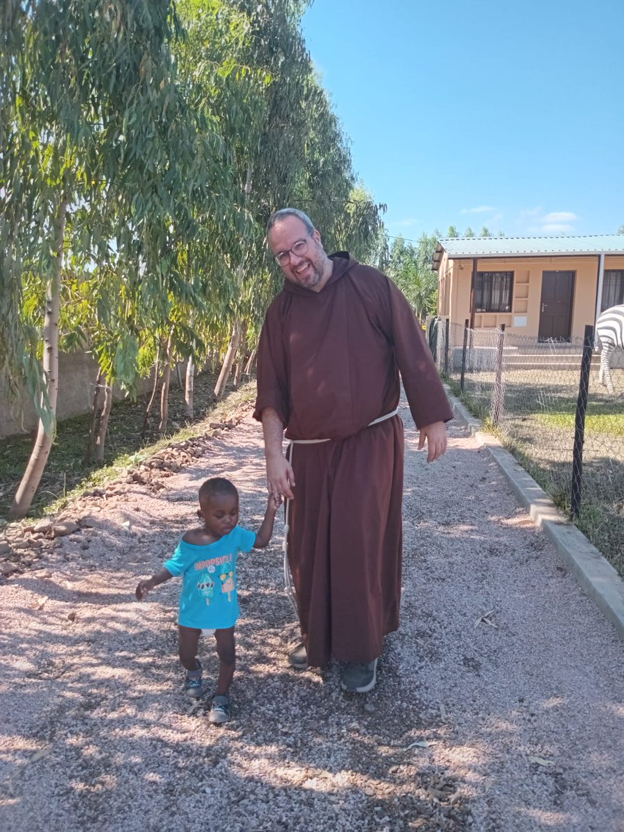 FraLucaSantato's tweet image. Visita di Lucas oggi. Cresce bene ed è pieno di vita. Fra Luca