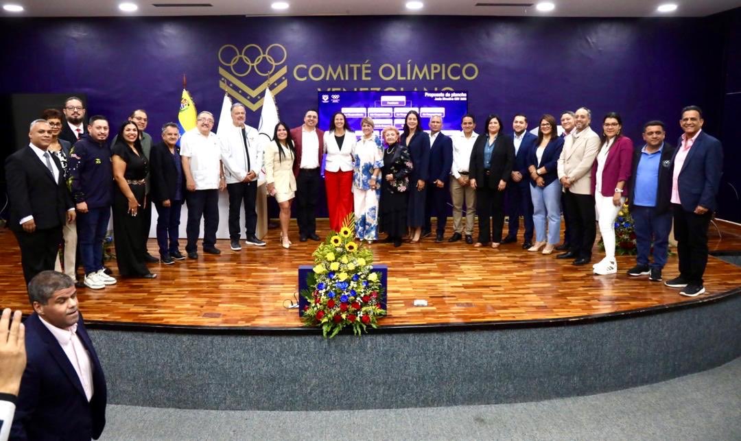 FVF_Oficial's tweet photo. La Federación Venezolana de Fútbol felicita a la nueva Junta Directiva del Comité Olímpico Venezolano para el período 2026-2030 y a su presidenta María Soto, deseándoles el mayor de los éxitos en esta nueva etapa al frente del olimpismo nacional.

Como parte activa del sistema federativo y del movimiento olímpico venezolano, la #FVF ratifica su disposición a aportar, acompañar y trabajar de manera conjunta en favor del fortalecimiento institucional y el desarrollo integral del deporte en el país. 🇻🇪⚽️
