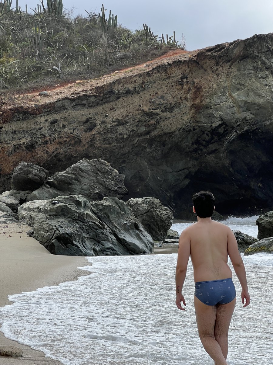 sadlunala's tweet image. choroní es mágico 💙