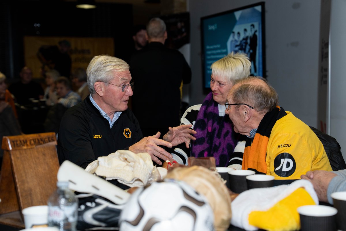 🤗 A wonderful afternoon of reminiscing.

Some more pix from our recent Molineux Memories session which was filmed for <a href="/BBCMOTD/">Match of the Day</a>.

Club legends John Richards and Steve Bull were joined by current players <a href="/mattdoherty/">Matt Doherty</a> and Jorgen Strand Larsen to chat through pieces of football
